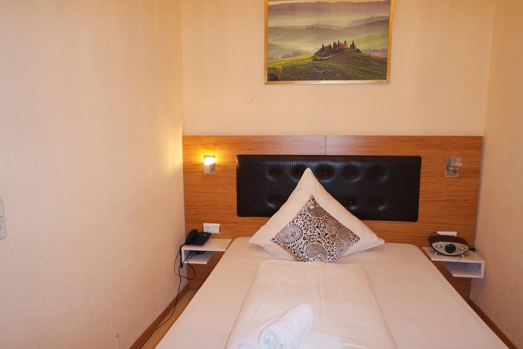 Hotel Drei Kronen ดอร์ทมุนด์ ภายนอก รูปภาพ