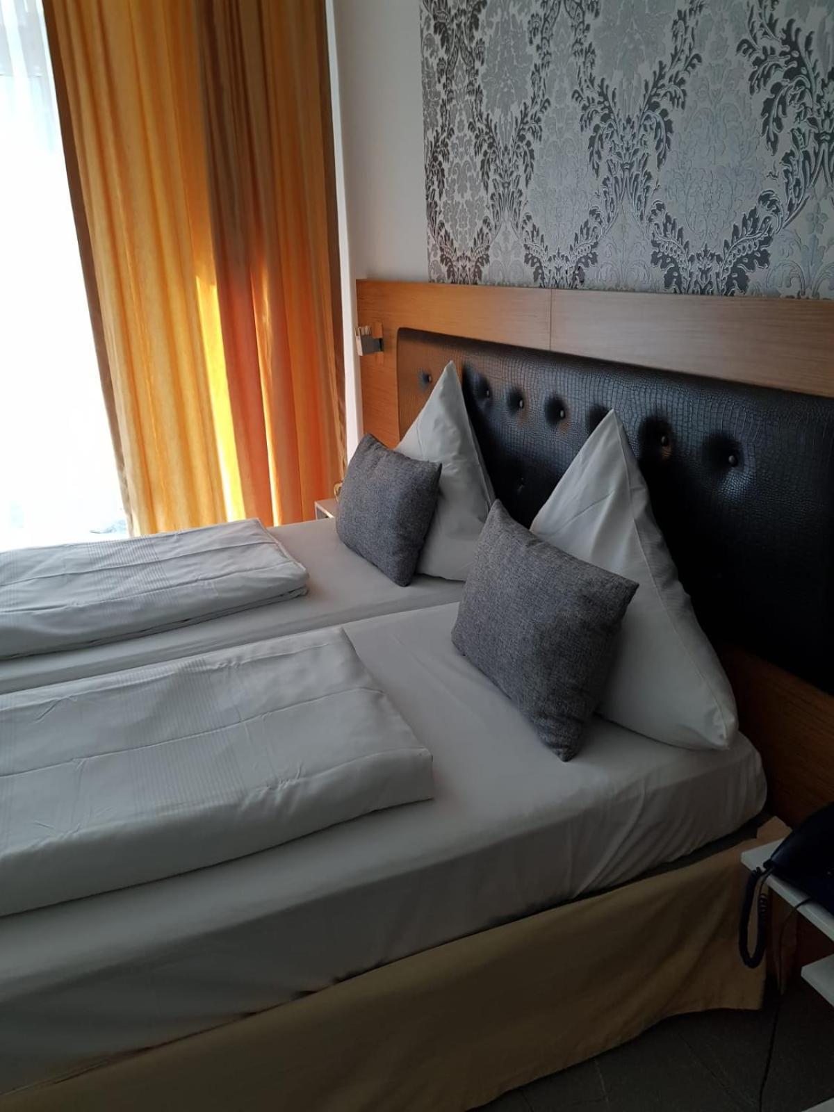 Hotel Drei Kronen ดอร์ทมุนด์ ภายนอก รูปภาพ